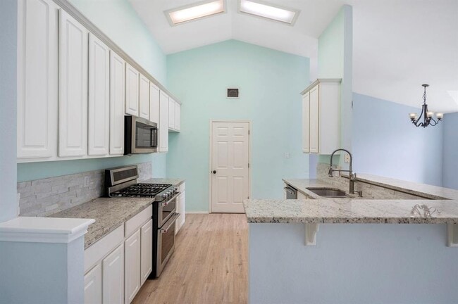 Building Photo - 903 Settlement Cove