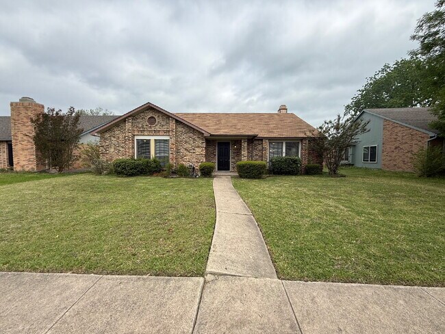 Building Photo - "Charming 3-Bedroom Retreat with 2 Full Baths in Rowlett – 1,894 Sq. Ft. of Comfort on Shipman St.!"