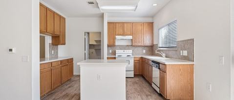 Building Photo - 8109 Verbank Villa