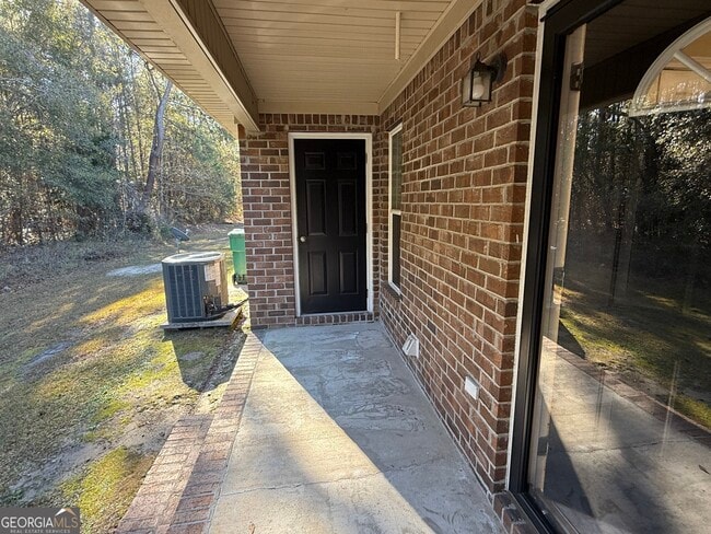 Building Photo - 112 Lakeview Commons Dr