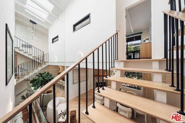 Building Photo - 831 14th St