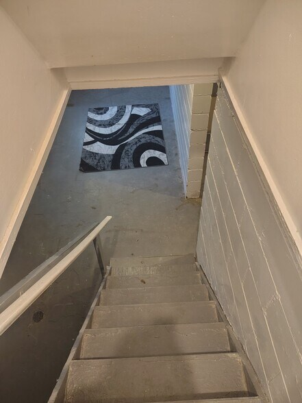 Building Photo - 19324 Avon Ave