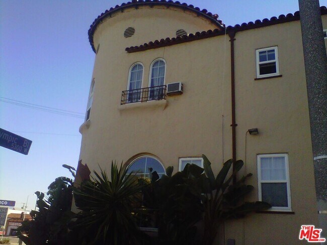 Building Photo - 5320 W Olympic Blvd