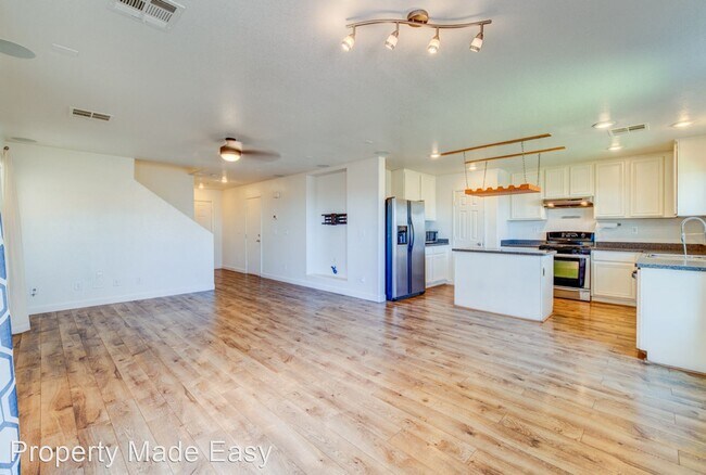 Primary Photo - 3 br, 2.5 bath House - 516 Beckton Park Ave