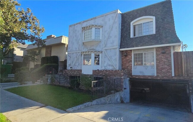 Building Photo - 630 W Dryden St