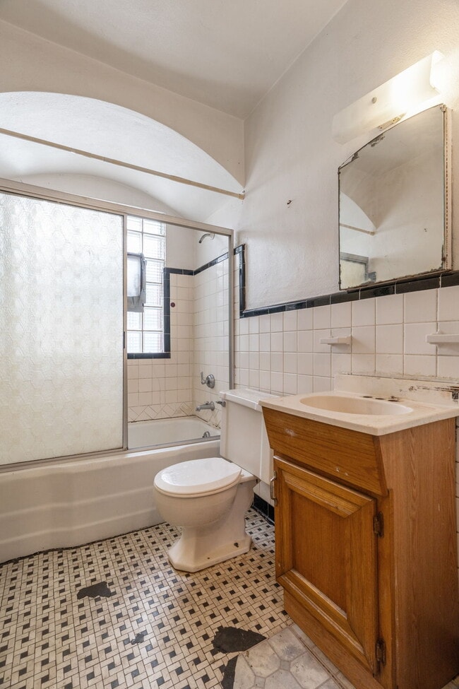 Building Photo - 5303 Hodiamont Ave