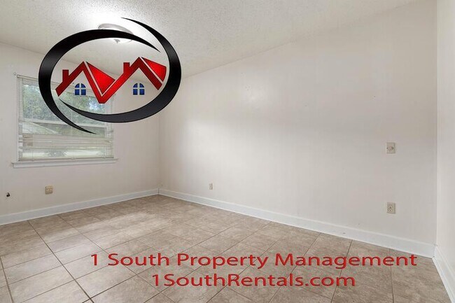 Building Photo - 7470 Moffett Rd