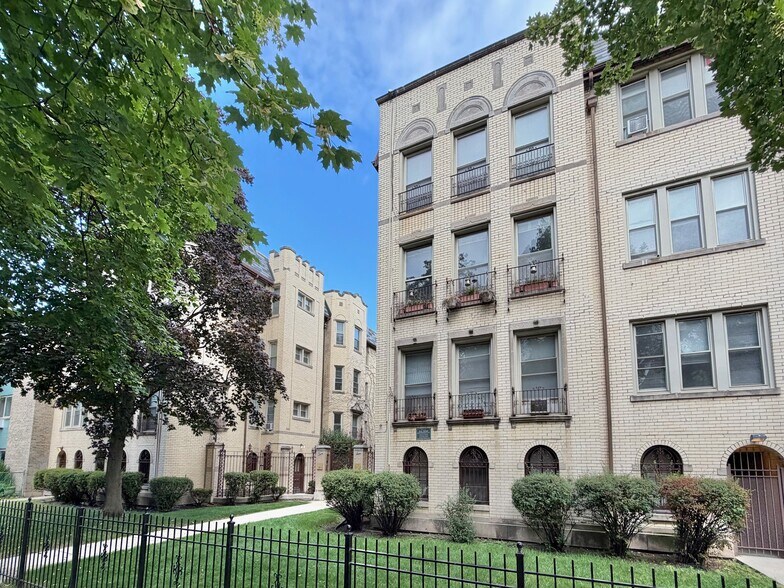 Building Photo - 1426 Farwell W Ave
