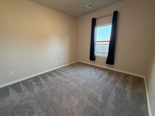 Building Photo - 3 Bed 2 Bath in NW OKC