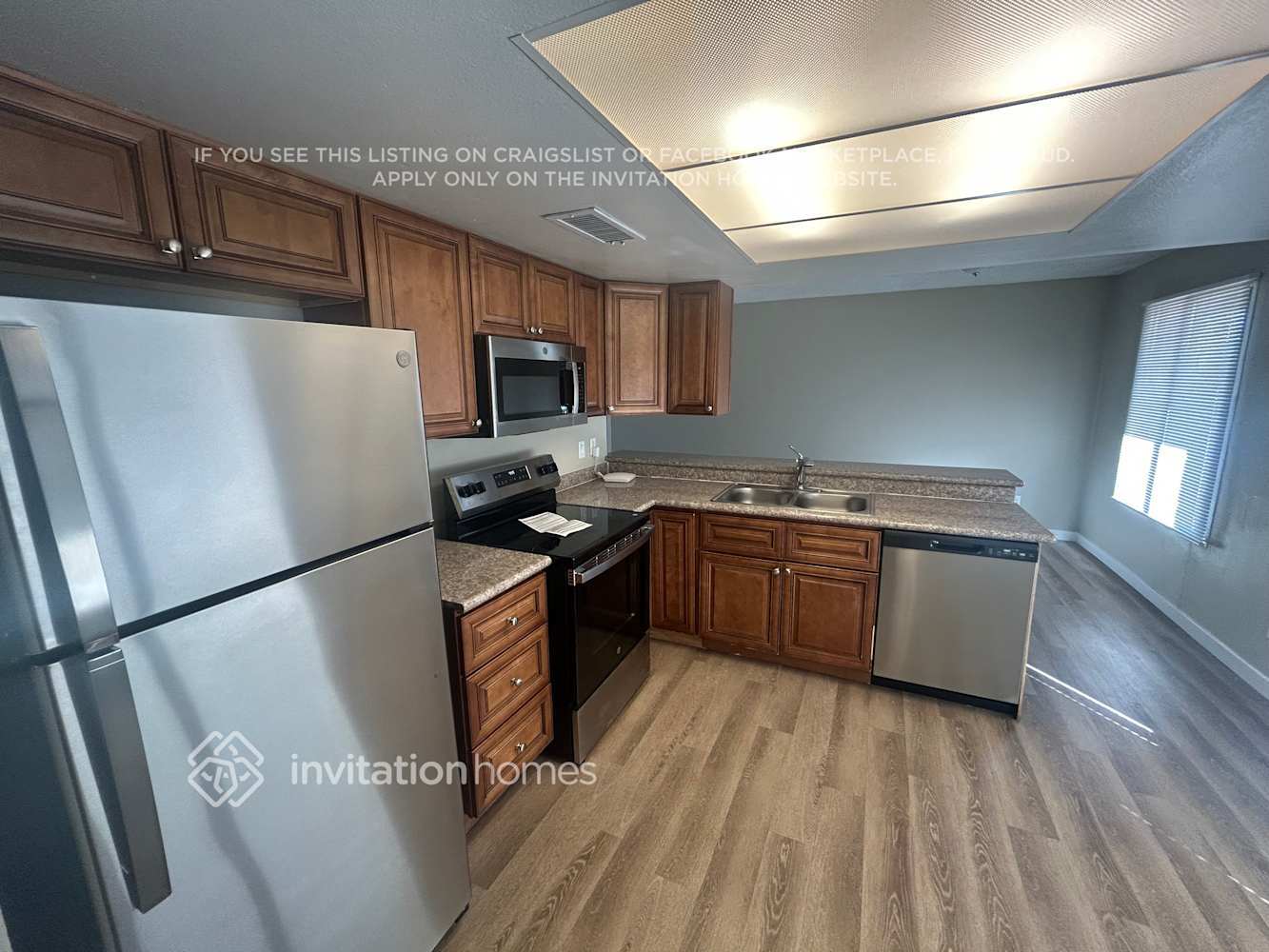 Building Photo - 3844 W Acapulco Ln