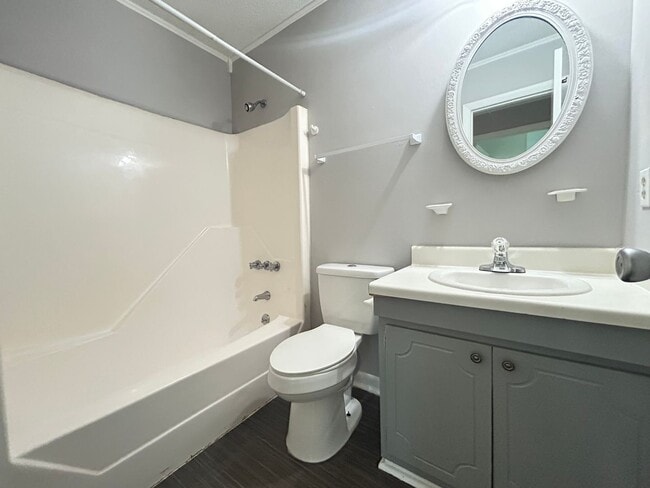 Building Photo - Water view Top Floor 3 bedroom condo in No...
