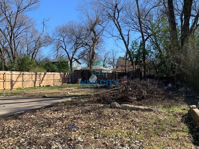Building Photo - 4530 Corregidor St