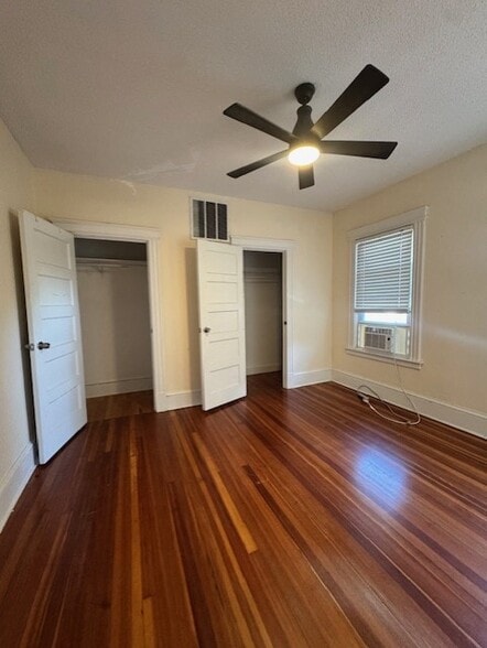 Building Photo - 44 Oakwood Ave