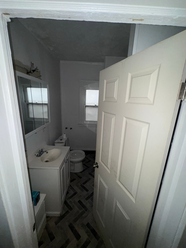 Building Photo - 1872 Lampson Rd