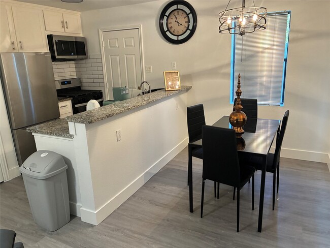 Building Photo - 739 Neyland St