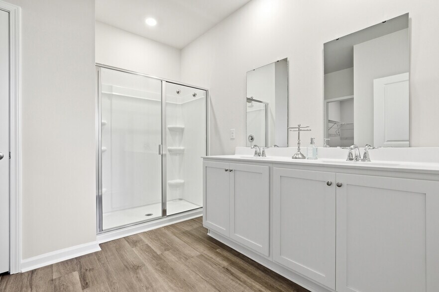 Building Photo - 114 Brooks Dr