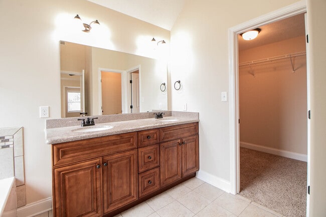 Building Photo - 1398 Bruceton Dr