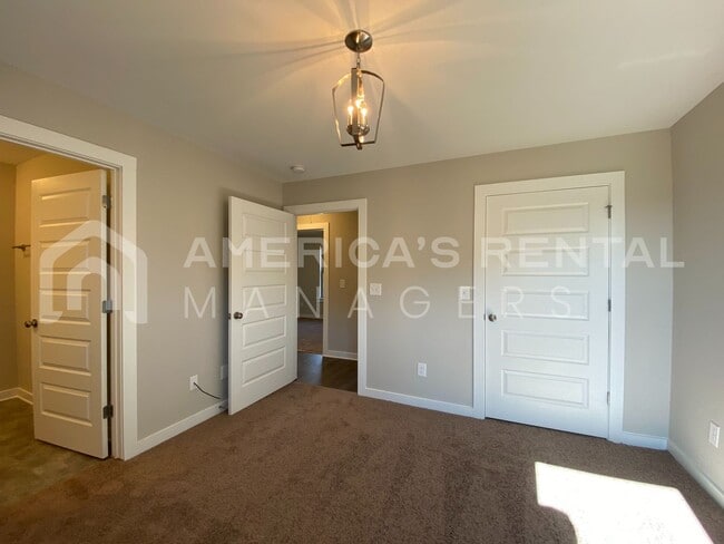 Building Photo - Home for Rent in Talladega, AL! View with 48 Hours Notice!