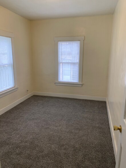 Building Photo - 520 SW 5th St