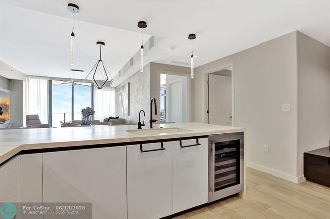 Building Photo - 1116 N Ocean Blvd