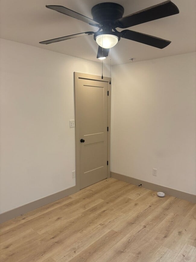 Building Photo - 308 W Worley St