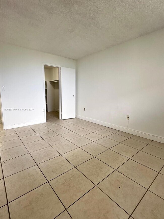 Building Photo - 1805 Sans Souci Blvd