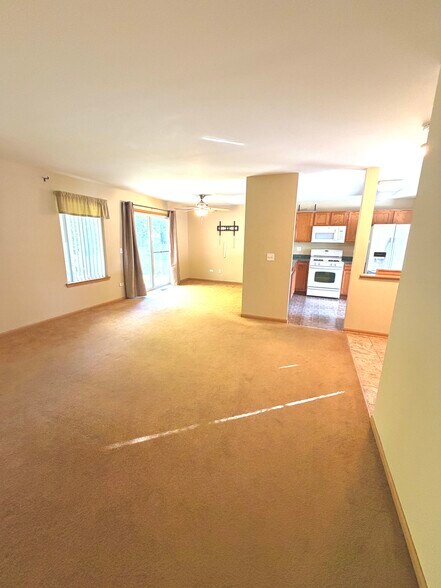 Building Photo - 2314 Woodside Dr