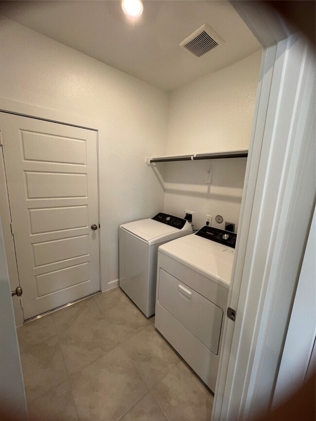 Building Photo - 1722 Cayden Oak Ln
