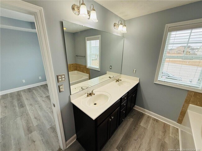 Building Photo - 2100 Feathercombe Court