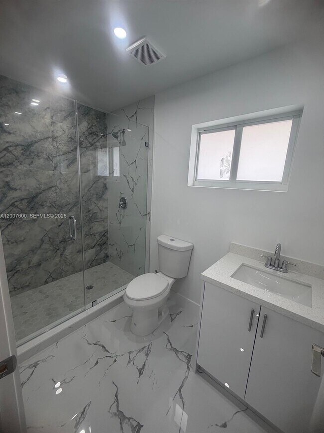 Building Photo - 2431 NW 23rd St