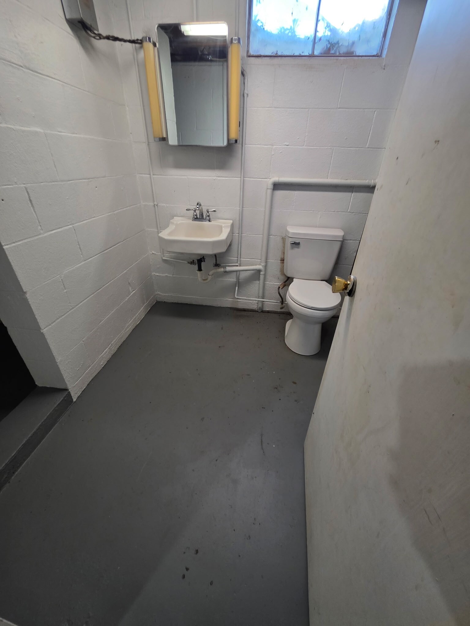 Building Photo - 3187 Licking Valley Rd