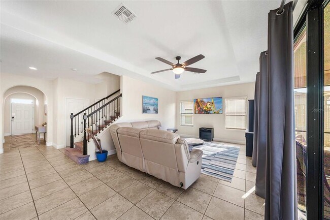 Building Photo - 199 Macaulay's Cv