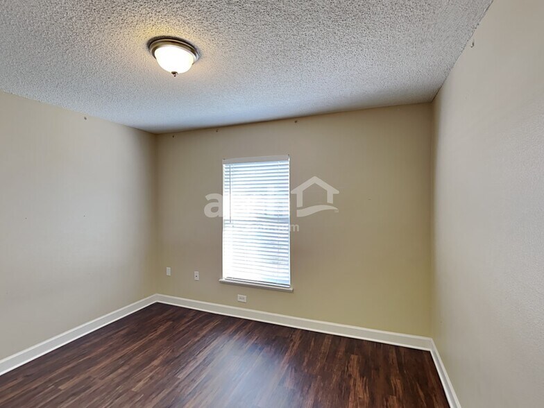 Building Photo - 24746 Mary Beth Ct