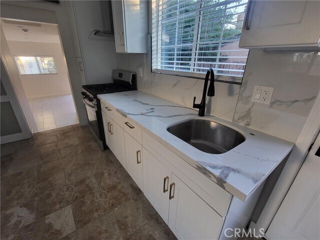 Building Photo - 5942 W 74th St