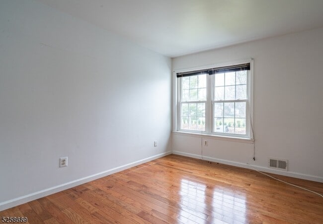 Building Photo - 14 Homestead Ln