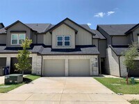 Building Photo - 1011 Debby Ct