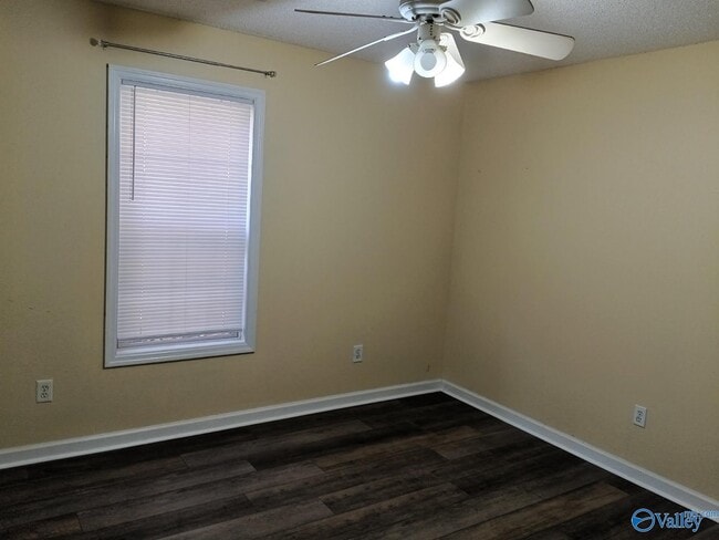 Building Photo - 217 Falcon Ridge Dr