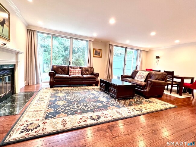 Building Photo - 32 Regents Pk