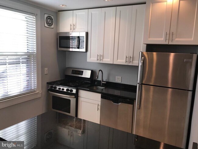 Building Photo - 2601 16th St S