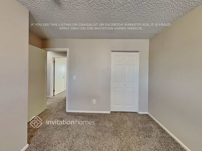 Building Photo - 11269 E Center Ave