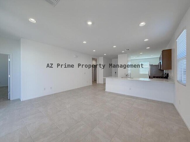 Building Photo - 9810 W Pinchot Ave