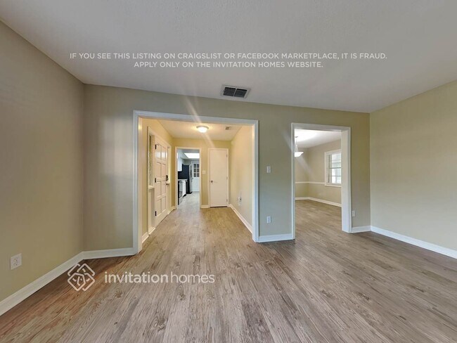 Building Photo - 1411 Prince Philip Dr