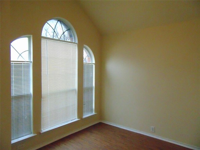 Building Photo - 4605 Matthew Dr