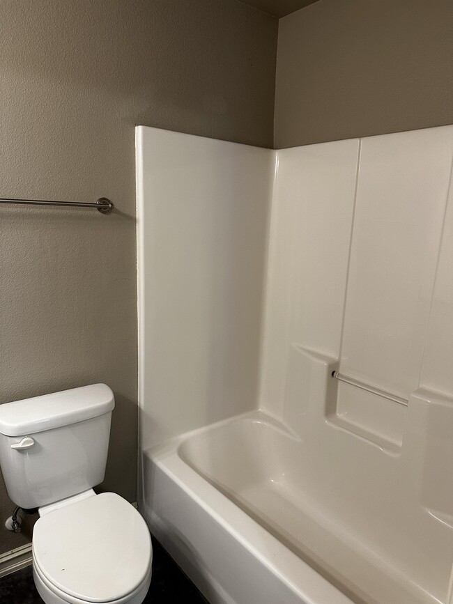 Building Photo - 4104 Maple Dr