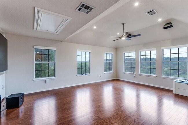 Building Photo - 9604 Crenata Cove