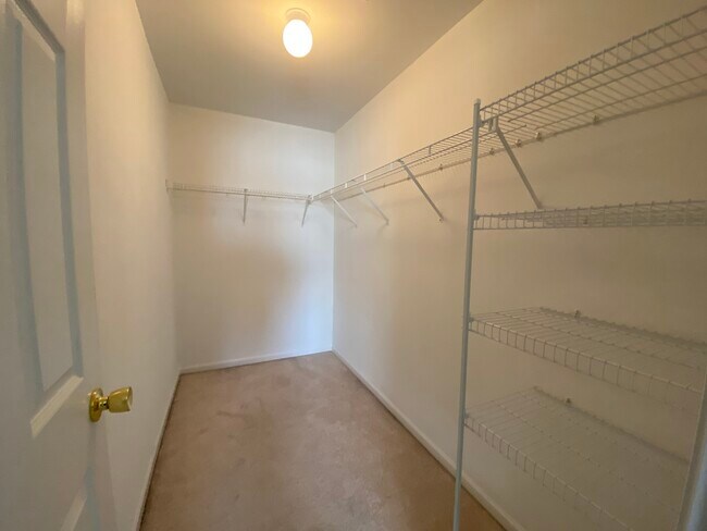 Building Photo - 122 Bertram Dr