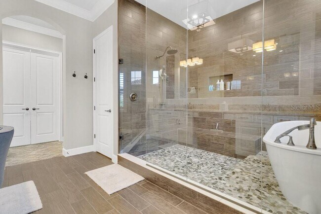 Building Photo - 8311 Via Vittoria Way