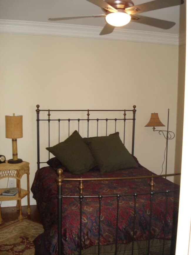 Building Photo - 4B Channel Ave