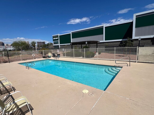 Building Photo - 2 Bedroom Condo at the Wimbledon Tennis Club Community