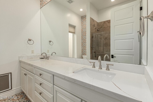 Building Photo - 7002 E Aster Dr